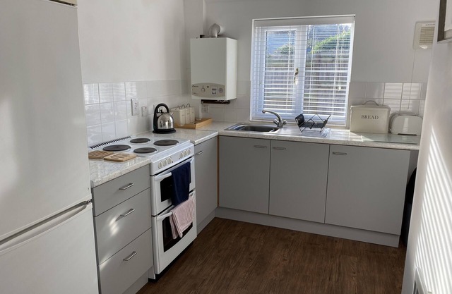 Jolly Cottage, quality accommodation in picturesque area