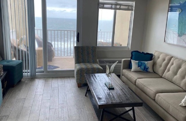 Joshua2 on the Boardwalk with Spacious 3 Bedrooms, 2 Bths, Kitchen & Indoor Pool