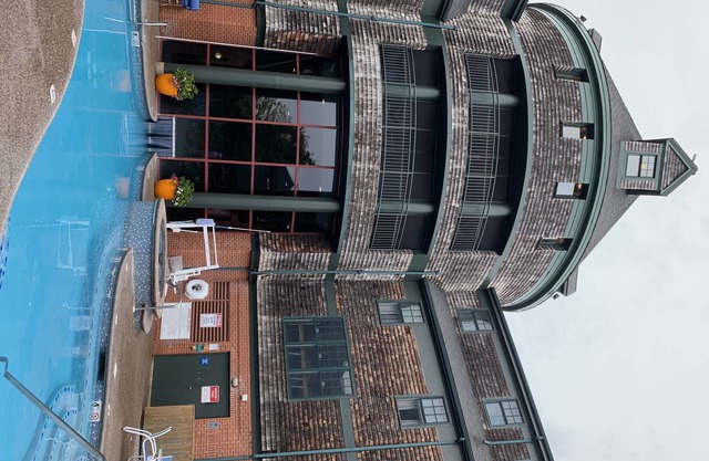 July Newport Long Wharf Resort 29-474