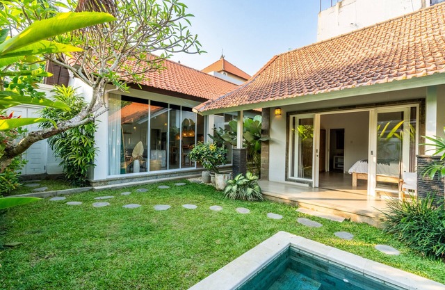 Jungle Amaranth Villa Canggu - Exclusive 3BR Retreat with Pool, Modern Amenities and Top Location