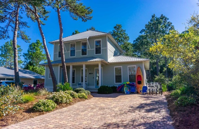 Just A Short Walk to Lake and Beach. Best of Both! Walk to Old Florida Fish