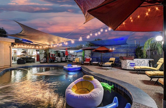 Just Listed! Htd Pool-Spa 7 Kings or 14 total beds