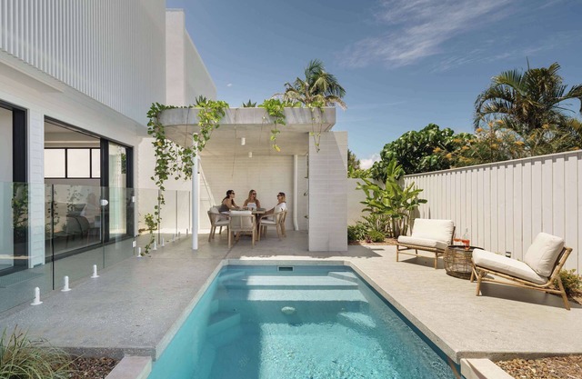 Kaia On The Beach Sum