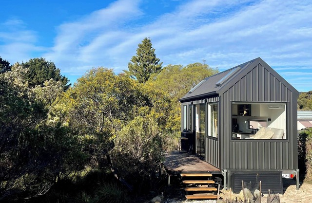 Kangaroo Island Seaside Nature Retreat in Island Beach - Wattle