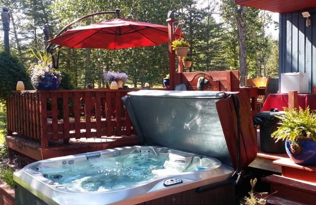 KarMik Sport Health & Wellness Retreat in King Redwood Suite