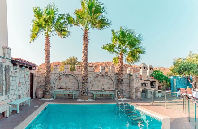 Karteros Luxury Villa