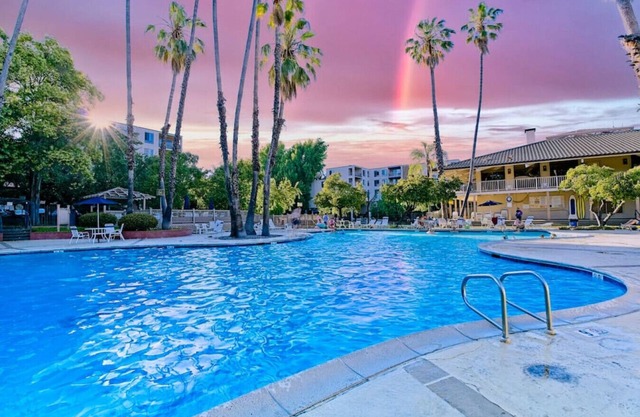 KeyLuxe, Jacuzzi—Pool—Gym—Tennis, Walnut Creek
