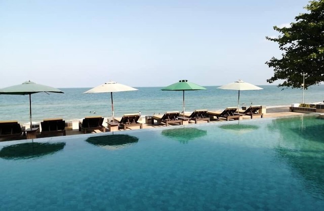 Khanom Golden Beach Hotel
