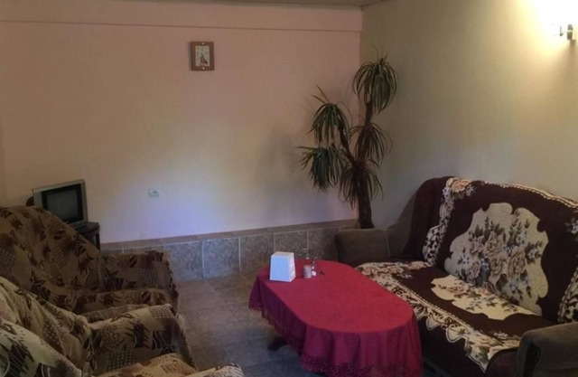 Khosrov Hotel