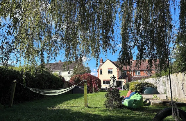 King Arthur’s Rest -Charming Eco Home, Garden & Hot Tub. Sleeps 10. Pet friendly