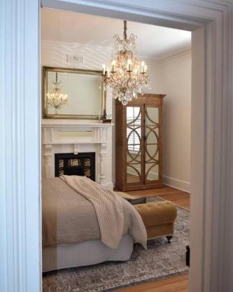 King beds with fireplace and spa bath with Parking and Central location