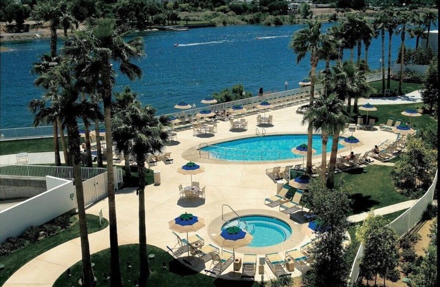 King Room at Golden Nugget Laughlin! Pets Allowed, Pool!