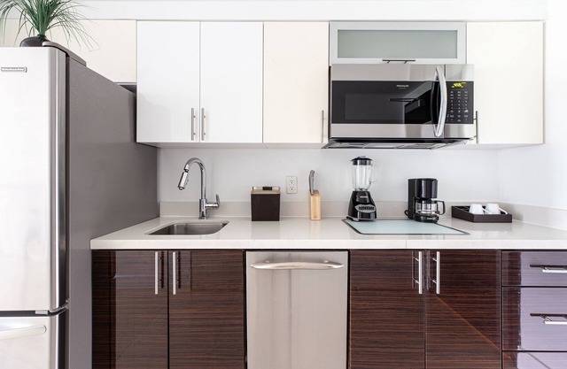 King Size Studio with Kitchenette, Steps Away from Bal Harbour Beach