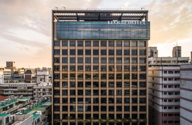 Kloud Hotel