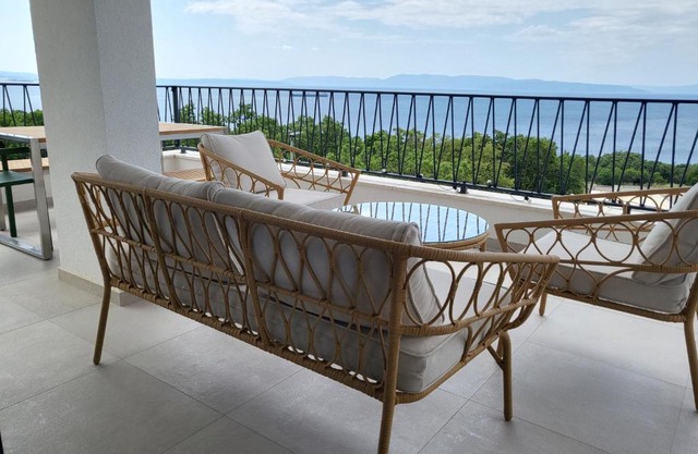 Kostrena Hills Suite overlooking Kvarner Bay