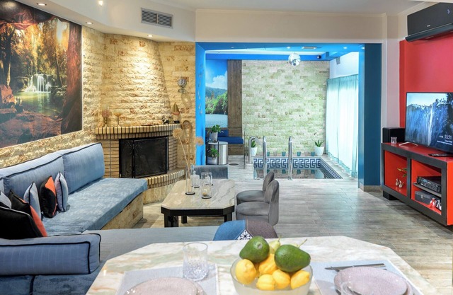 Krousonas Mountain View Suite