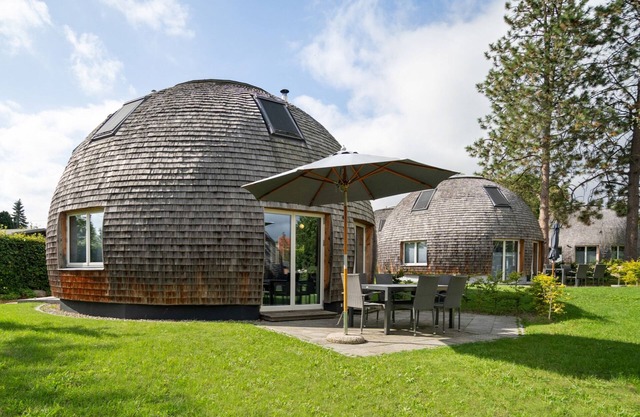 Kugelhaus Chiara - fireplace, sauna, 2 bathrooms & terrace on Lake Tollensesee