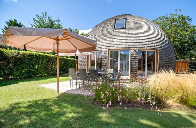 Kugelhaus Solveig - 3 bedrooms, 2 bathrooms, sauna & large eat-in kitchen by the lake