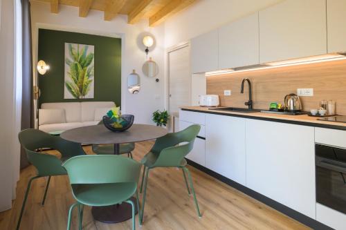 La Còrt Apartments 3