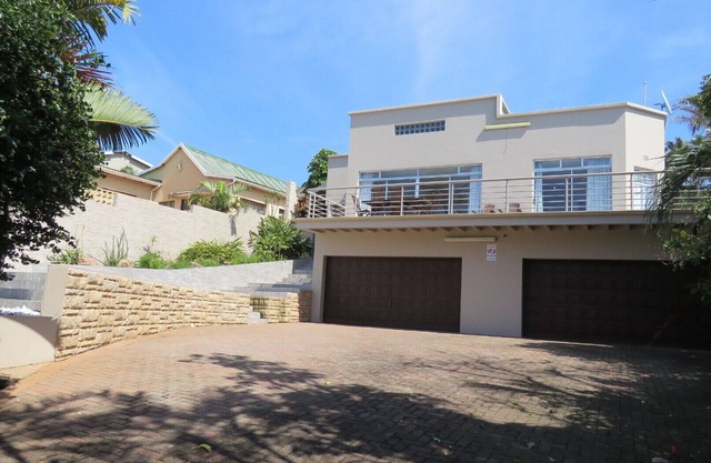 La Casa Karina is located on Blythedale Beach on the Dolphin Coast