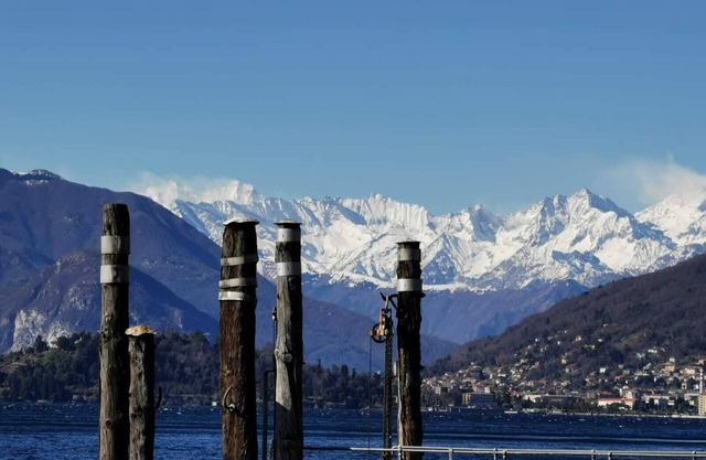 La casa sul porto: Inverna, vacation apartment in Laveno, 2 steps from the lake