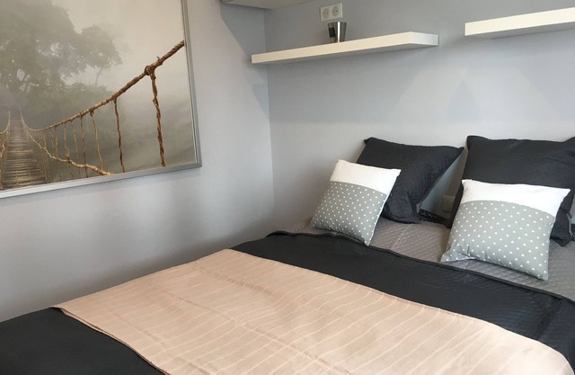 La chambre des CONTES - N°3/3- SPA PRIVATIF en option en JUILLET, inclus en AOUT