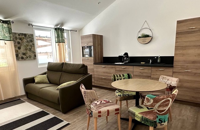 La Croix d'Or - One Bedroom Apartment, Sleeps 4