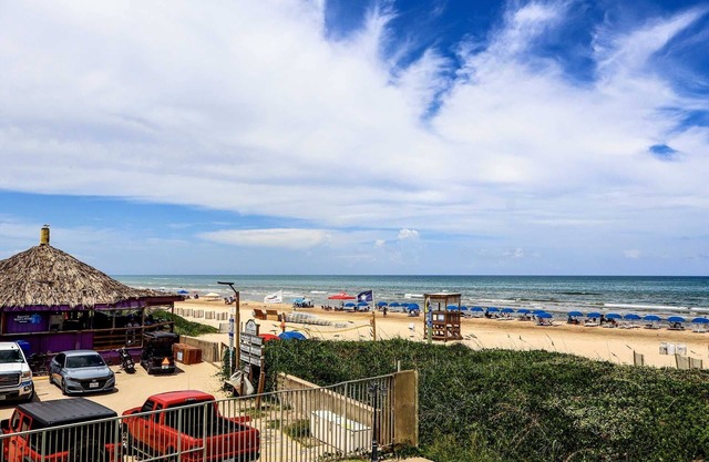 La Internacional 205 1 Bedroom Condo by RedAwning