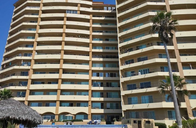 La Jolla Oceanfront Condo-CENTRO Rosarito, Mexico.