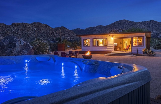 🌵La Luna Azul - A Private Home in the Boulders w/Hot Tub, Fire Pit and BBQ🌵
