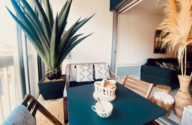 La Méditerranée Appartement au coeur du Village 50 m de la plage