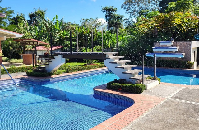 La Poza farm, A Garden Retreat