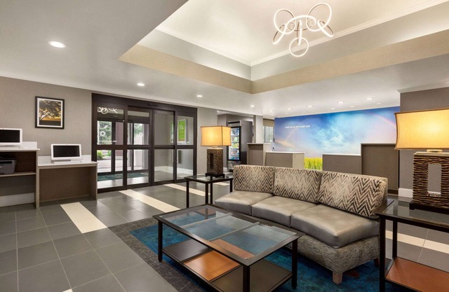 La Quinta Inn & Suites by Wyndham Dublin