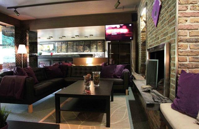 La Roche Riverside Mansion