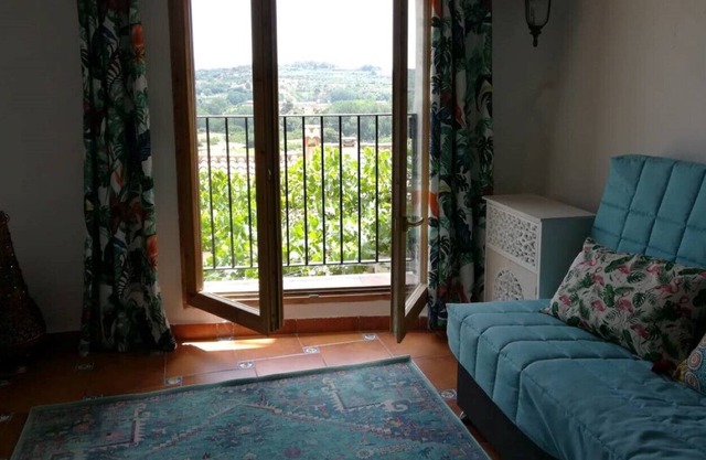 La Vía Verde, a house with mountain views
