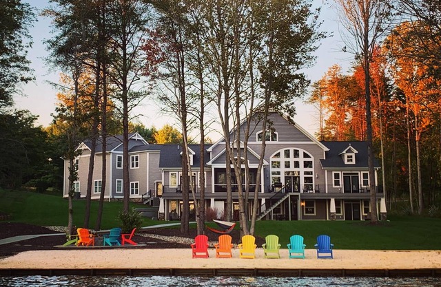 LAKE ANNA OASIS: Hottest Luxury Home at Lake * Public * Waterslide * 10,000 sqft
