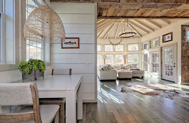 Lake Burton - Timpson Cove Luxury Cottage