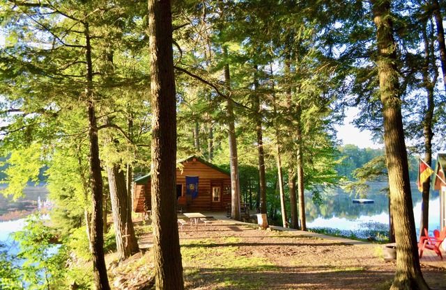 LAKE CABIN - TIMELESS BEAUTY Nestled 15' Feet Away from Water On 150' Peninsula
