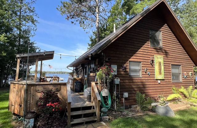 Lake Front Cabin steps off Big Sissabagama Lake with NEW Fitness Center & Sauna!
