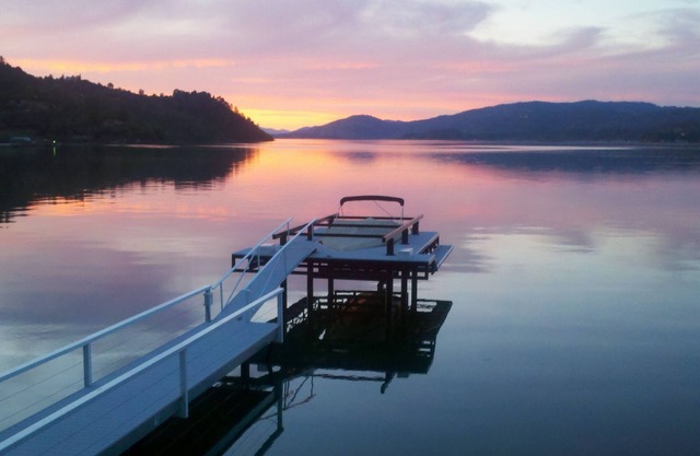 Lake Front Property With Million Dollar Views With Private Beach and Dock