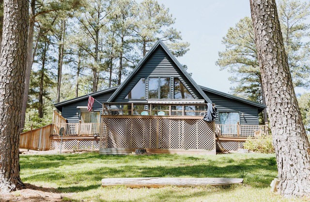 Lake Gaston A Frame- Private Beach & dock