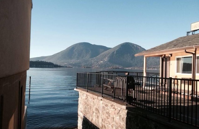 Lake Marina Inn