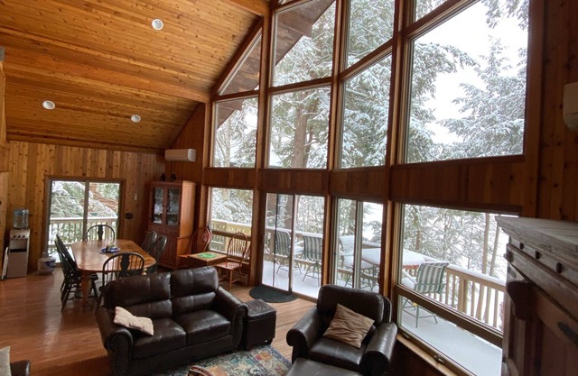 Lake/Ski Rental - A Home For All Seasons Sunapee Waterfront Cedar Home