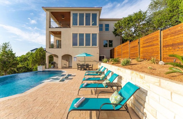Lake Travis Getaway - Infinity Pool, Game Room & Custom Theater for Relaxation