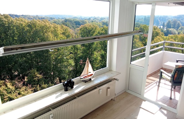 Lake view apartment right next to the indoor swimming pool, pet-friendly