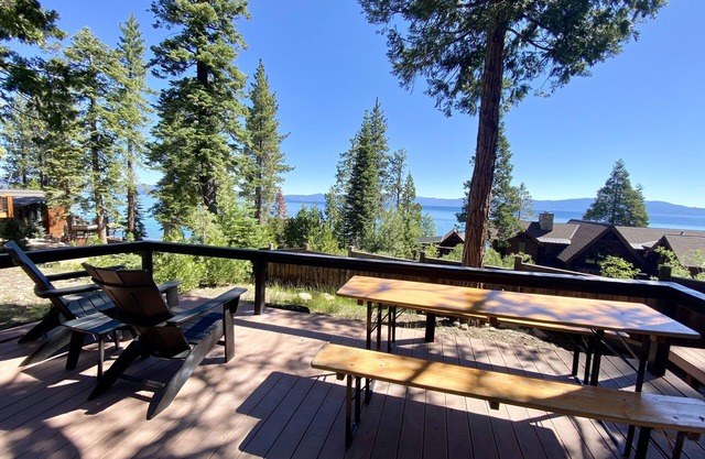 Lake View Cabin!*Steps from the beach!*Hot Tub,2bed 1.5bath.