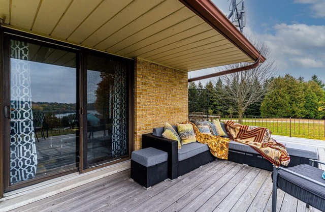 Lake View House on 5 acres with trail access