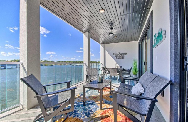 Lake-View Patio and Pool Access Osage Beach Condo