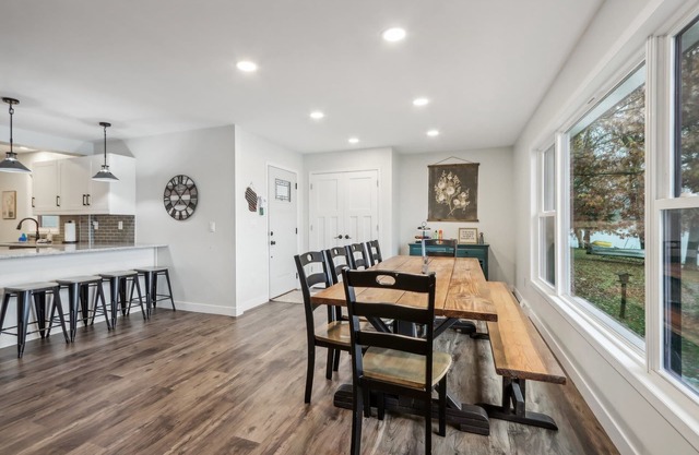 Lakefront Cabin! Arcades, Putt Putt, Close to Golf