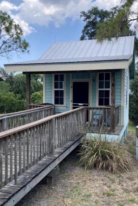 Lakefront Cabin Rental in Bradenton, Florida